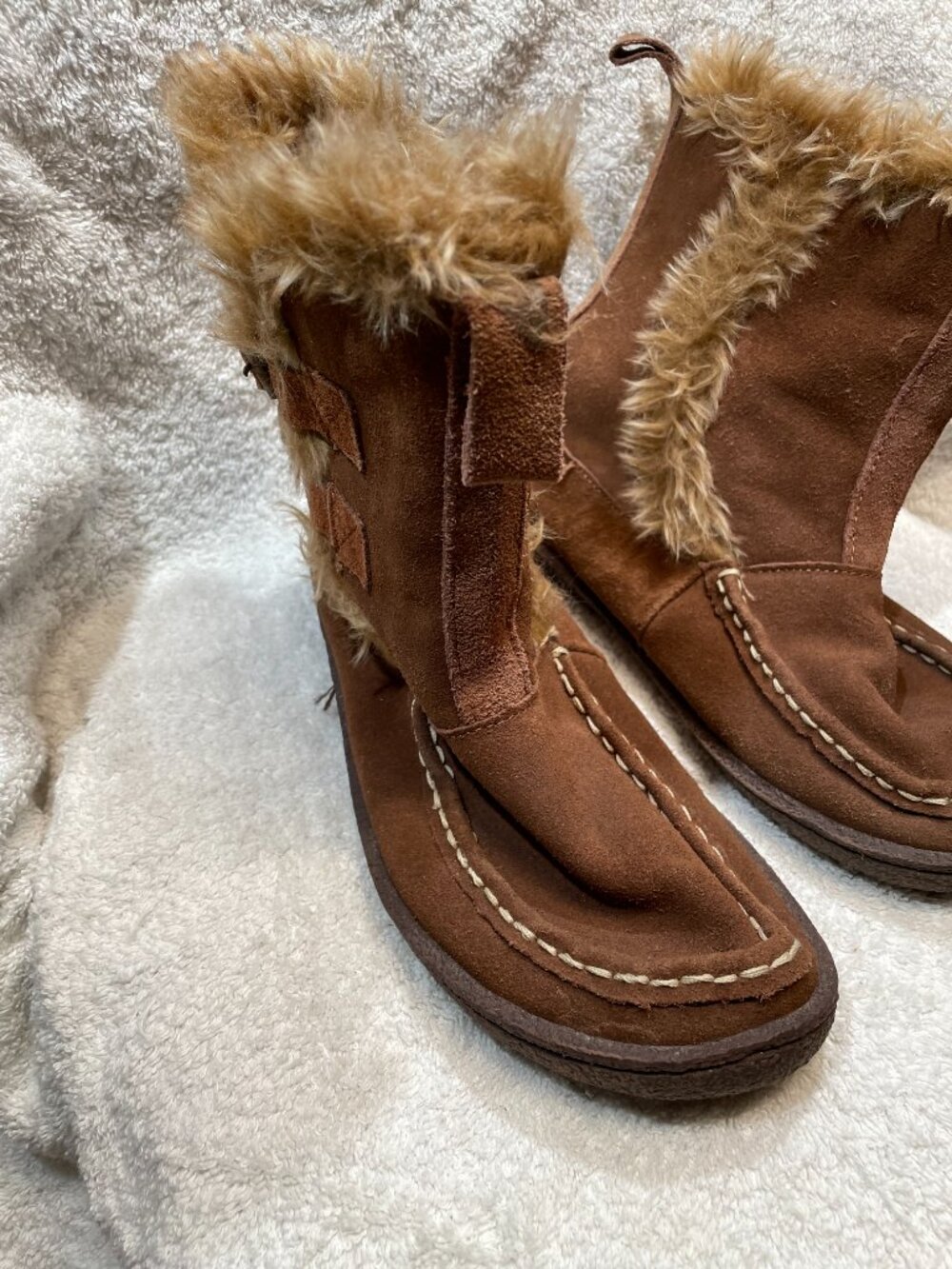 Staheekum Simone Moccasins Boots Womens Size 8 Cocoa Brown Cow Suede Acrylic Fur - Picture 3 of 10
